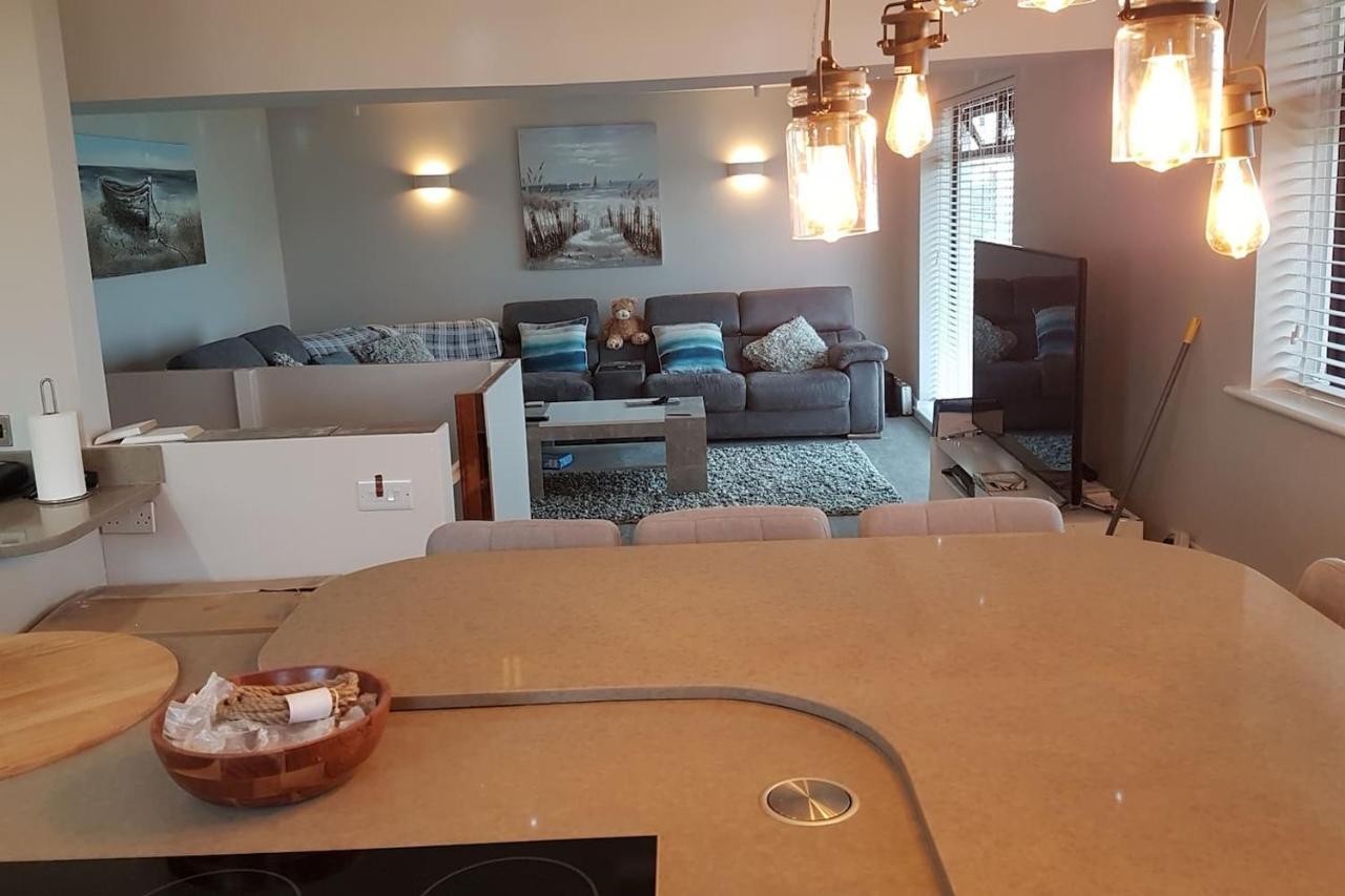 3 Bedroom Deganwy Sea View Beach House Ll31 Экстерьер фото