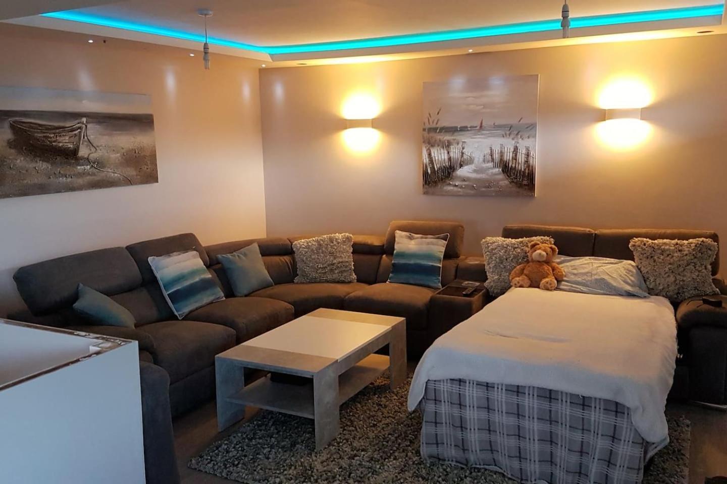 3 Bedroom Deganwy Sea View Beach House Ll31 Экстерьер фото